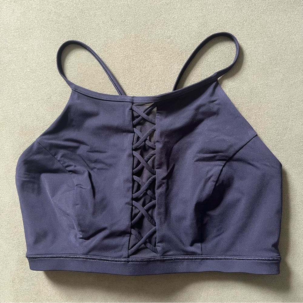 Lululemon Sports Bra in Black size 6